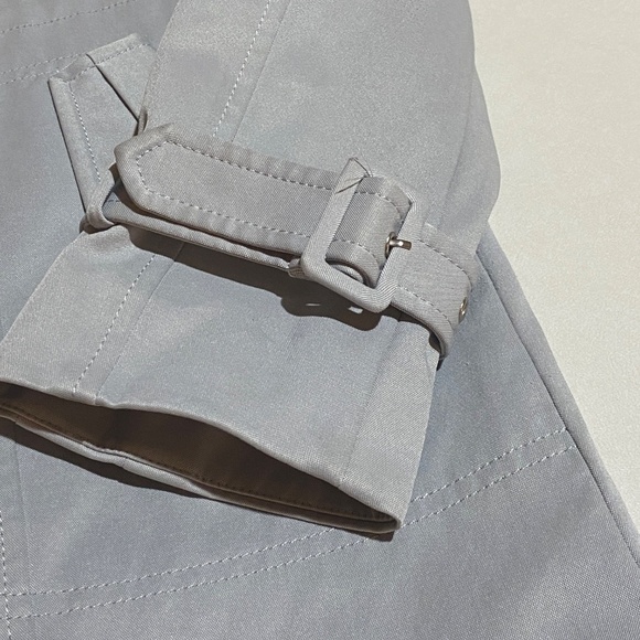 KORADIOR Women Short Trench Raincoat Fits like Sz Large Drawstring Quiet Luxury - Picture 4 of 16